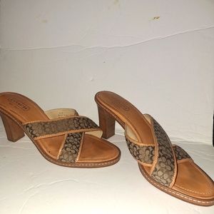 Coach Dede Monogram strap size 8